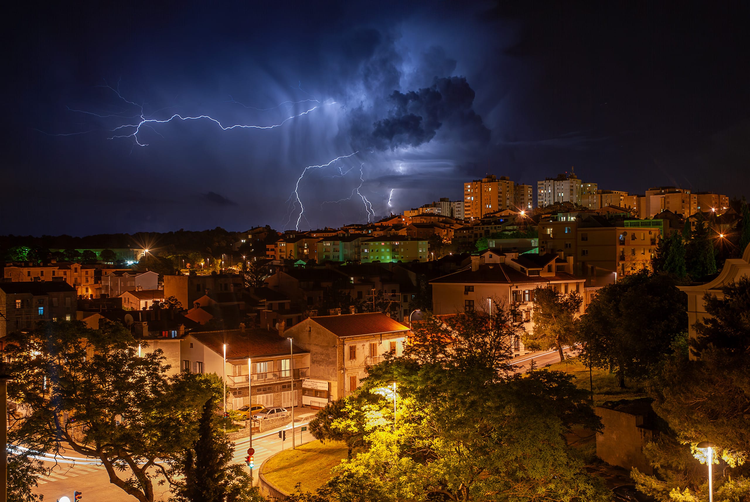 Lovac iz naslonjača: između udobnosti krova i gnjeva prirode