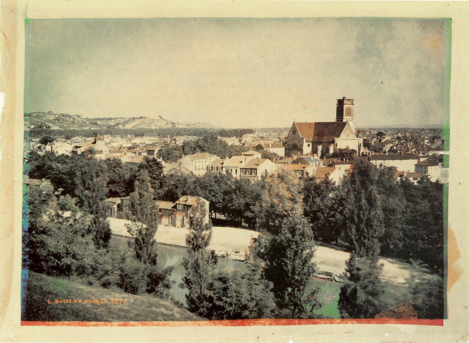 Rana fotografija francuskog grada Agena u boji, Louis Ducos du Hauron, 1877.